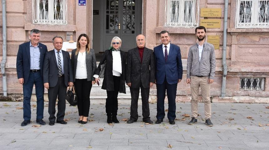 AK Parti &Ccedil;anakkale Belediye Meclis &uuml;yelerinden İl M&uuml;d&uuml;r&uuml; Kemal Dokuz&rsquo;a ziyaret