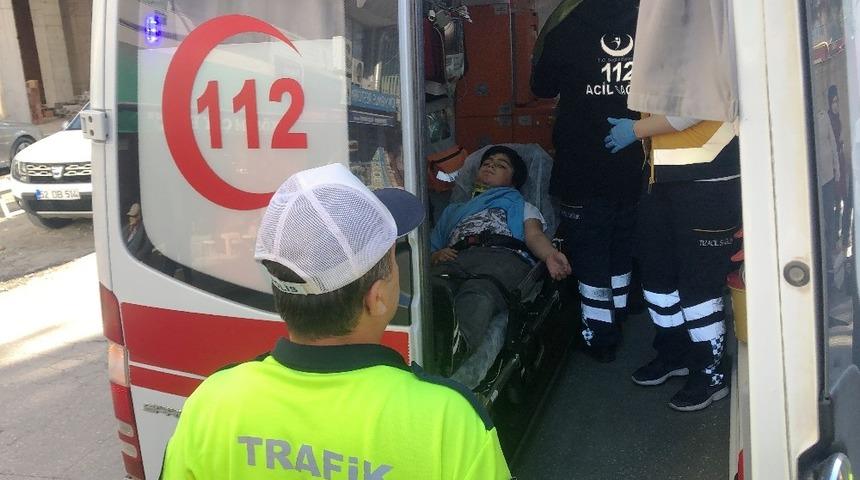 8. sınıf &ouml;ğrencisi kazada yaralandı