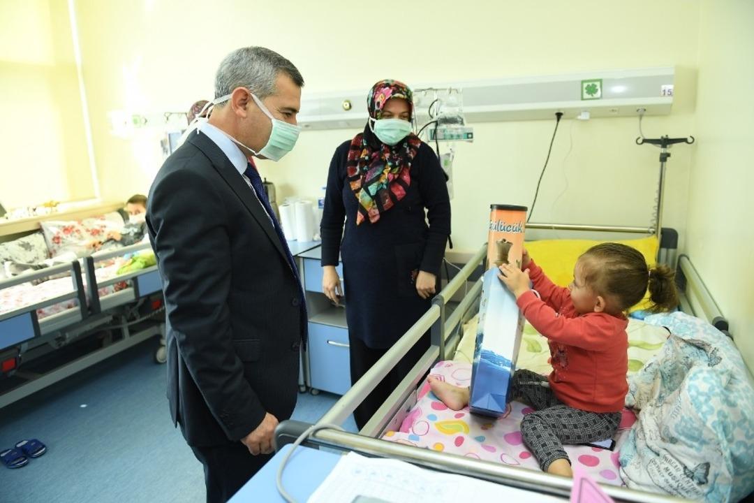 Başkan &Ccedil;ınar, l&ouml;semili &ccedil;ocukları ziyaret etti