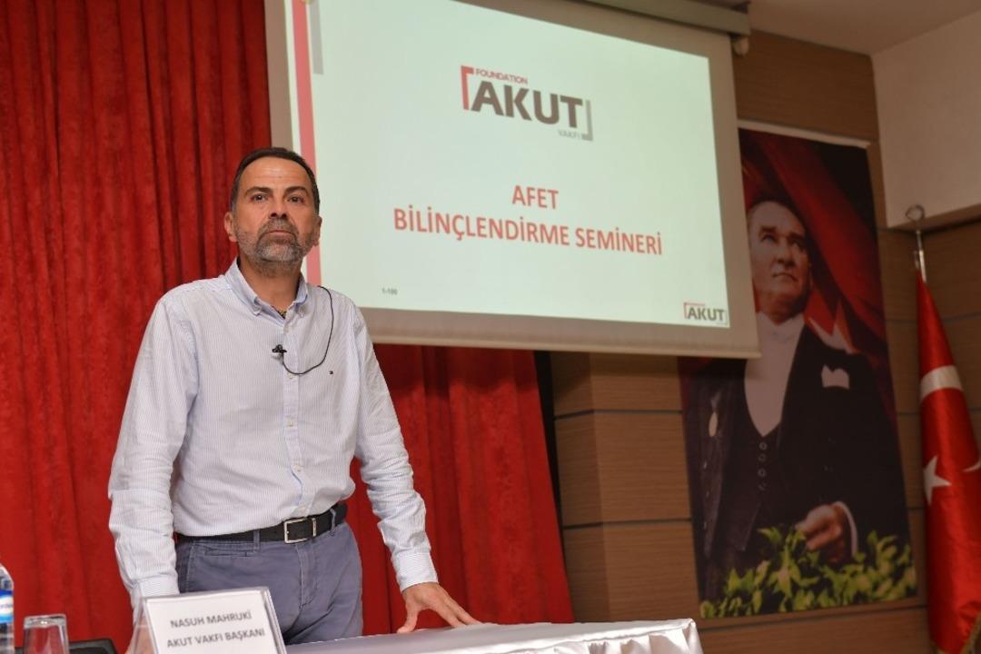 Nasuh Mahruki&rsquo;den deprem bilin&ccedil;lendirme semineri