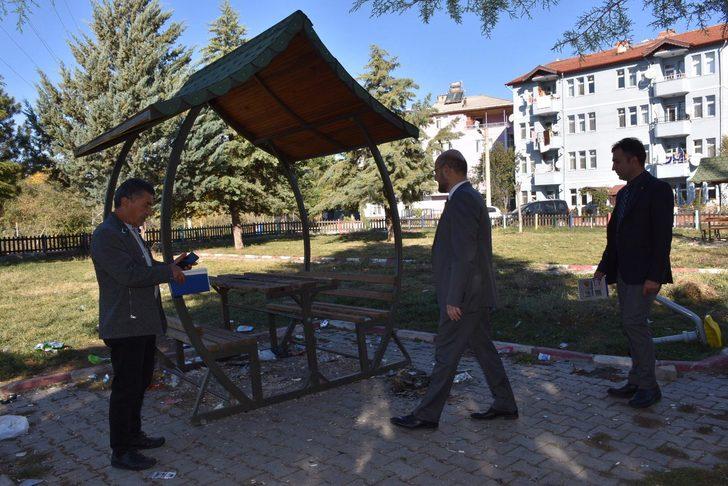 Parkta, belediye başkanını isyan ettiren manzara G2