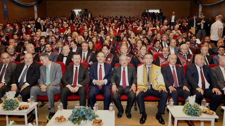 OD&Uuml; akademik yılı t&ouml;renle a&ccedil;ıldı