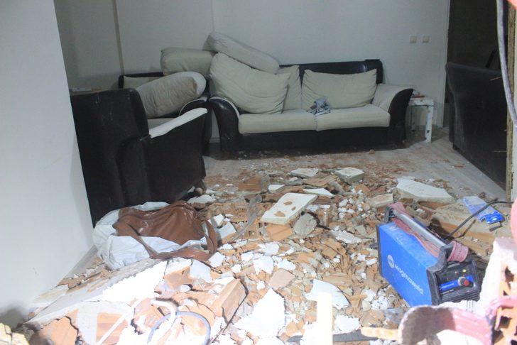 Şişli’de kontrolden çıkan araç, evin salonuna girdi G4