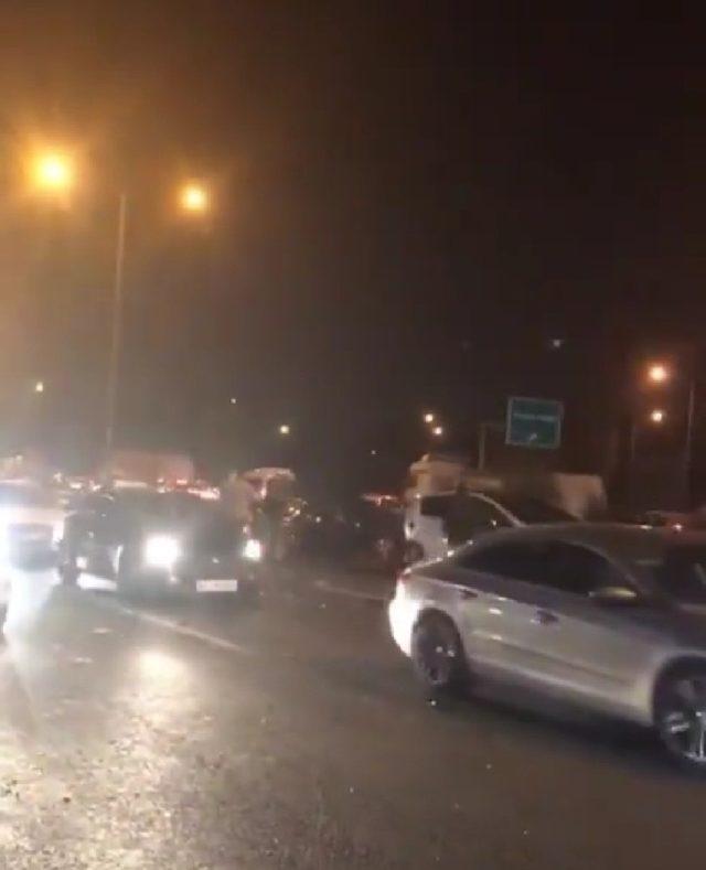 İzmir’de zincirleme kaza: 1 ölü, 1’i ağır 6 yaralı