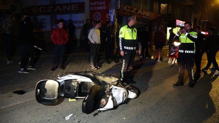 Kaza sonrası arkadaşını görünce sinir krizi geçirdi! Kendilerine çarpan arabayı tekmeledi G5