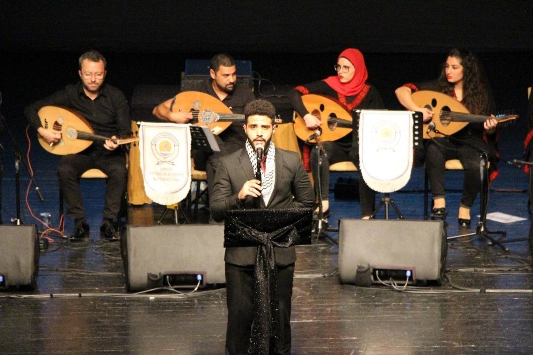 Filistinli gen&ccedil;lerden kardeşlik ezgileri