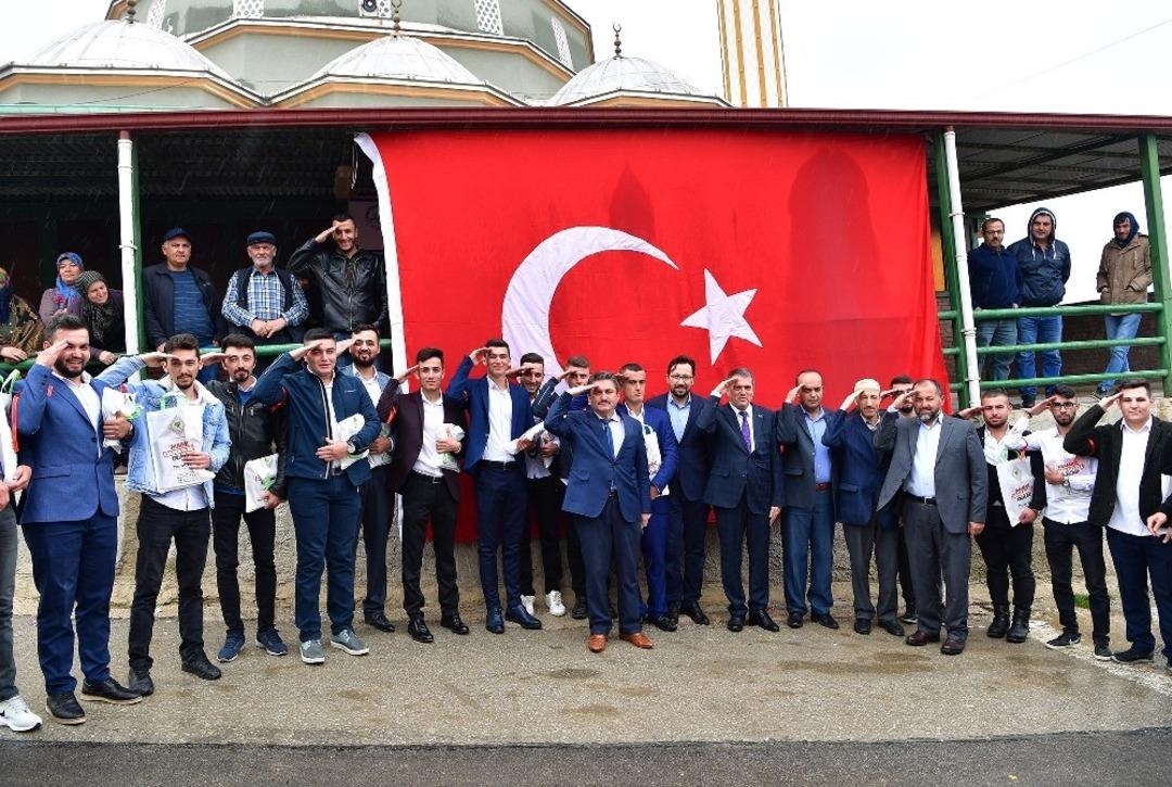 Mamak&rsquo;ta 60 gen&ccedil; askere uğurladı