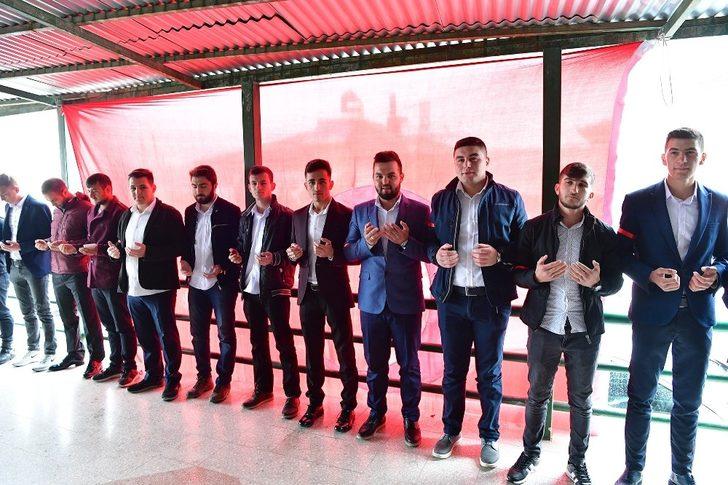 Mamak’ta 60 genç askere uğurladı G2