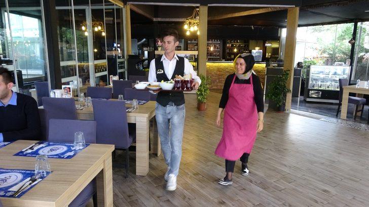  Restoran açan 3 çocuk annesi, siparişlere yetişemiyor G1