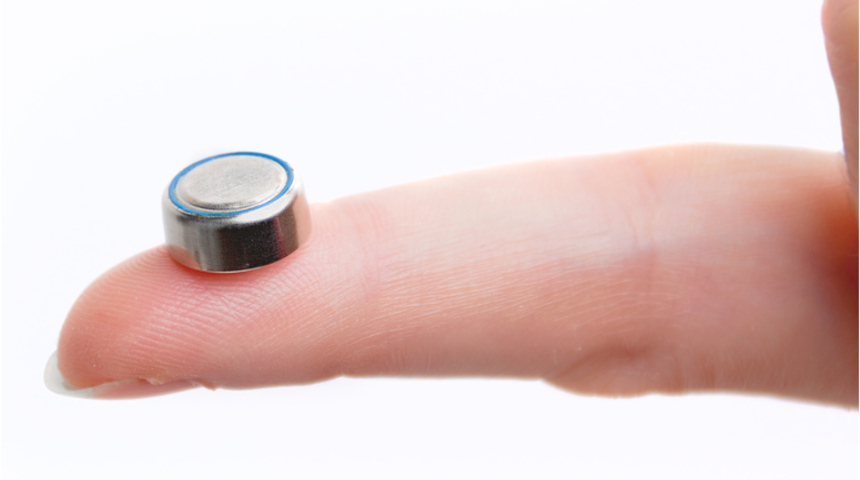 Grip belirtisi veren çocuk pil yutmuş olabilir 