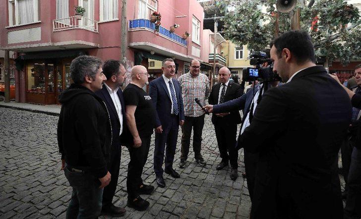 Başkan Büyükakın, “Seksenler” dizisinin setine konuk oldu G3