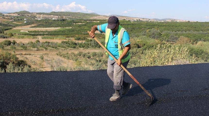 Mersin’de bozuk yollar asfaltlanıyor