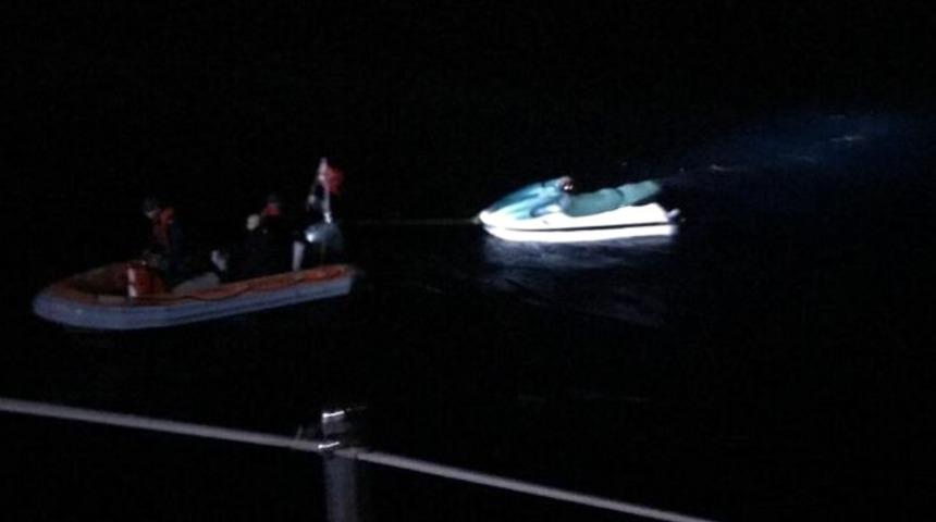 Kaçak göçmen, jet-ski'nin yakıtı bitince yakalandı
