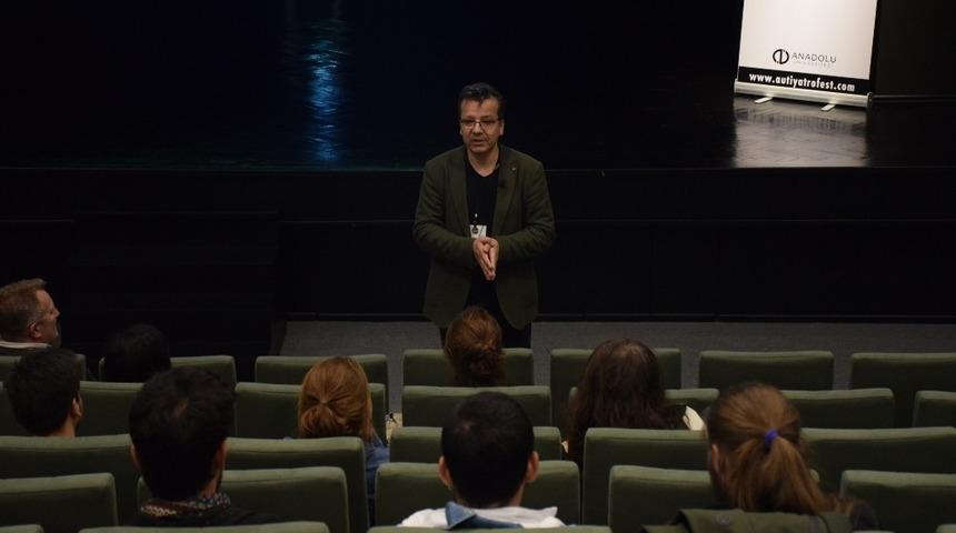 Festivalin son s&ouml;yleşisinde &rsquo;Eğitimde Oyunlaştırma, Drama ve Tiyatro Perspektifleri&rsquo; konuşuldu