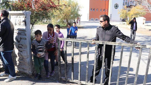 Aksaray’da okul müdürü açığa alındı, müfettişler incelemelerini sürdürüyor