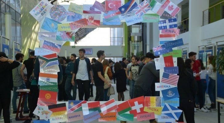 Yabancı Diller Yüksekokulu’nda poster paylaşım günü G3