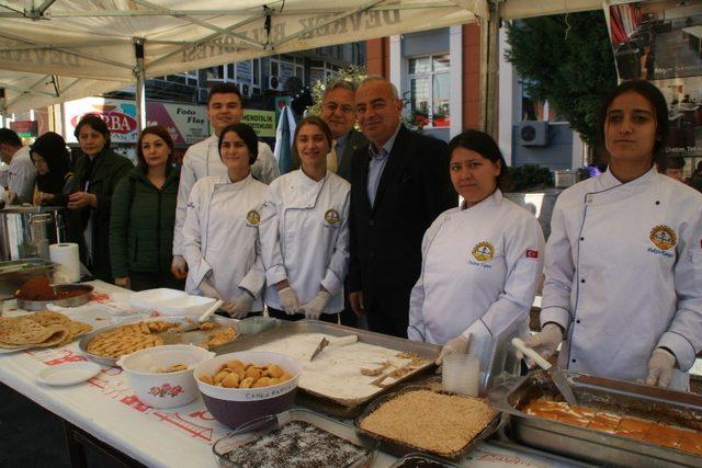 Devrekliler Teknik Anadolu Lisesi kermesinde bir araya geldiler