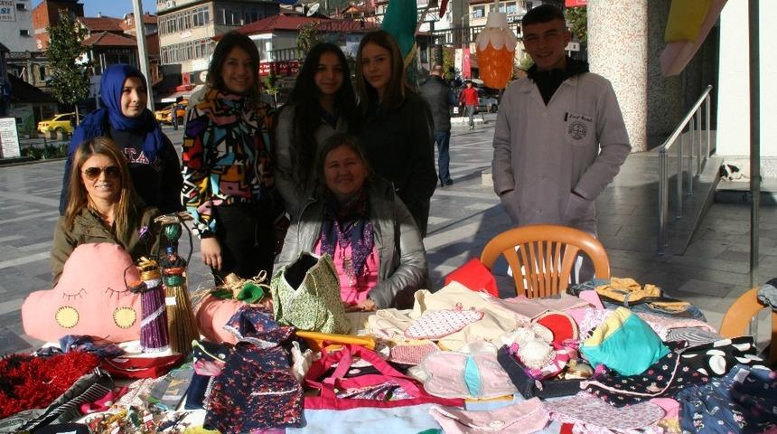 Devrekliler Teknik Anadolu Lisesi kermesinde bir araya geldiler