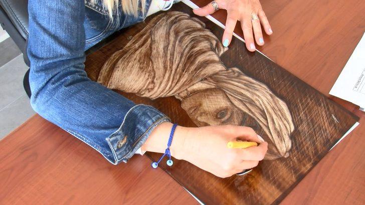 Patentini aldığı 'cam kazıma' sanatını 500 kişiye öğretti G2