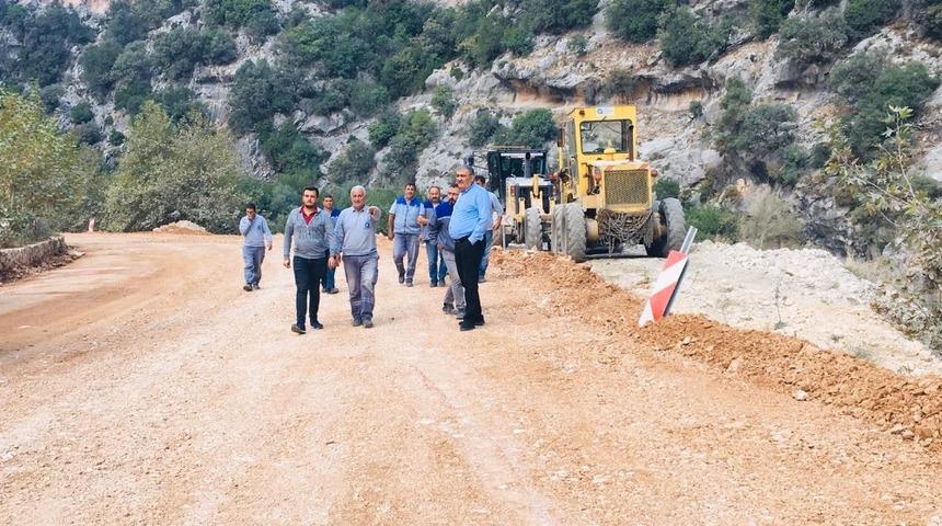 Demre K&ouml;şkerler-Kaş Dirgenler yolunda &ccedil;alışma
