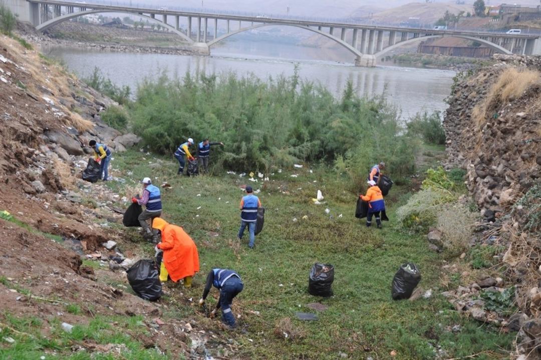 Cizre&rsquo;de temizlik &ccedil;alışmaları devam ediyor