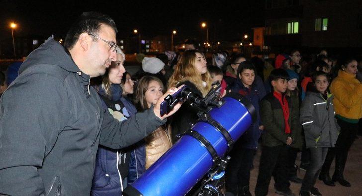 Okul bahçesinden uzayı gözlemlediler G1