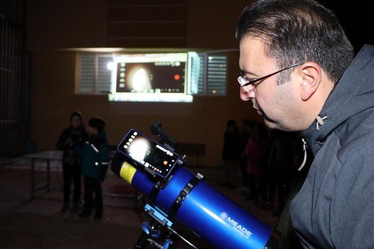 Okul bahçesinden uzayı gözlemlediler G3