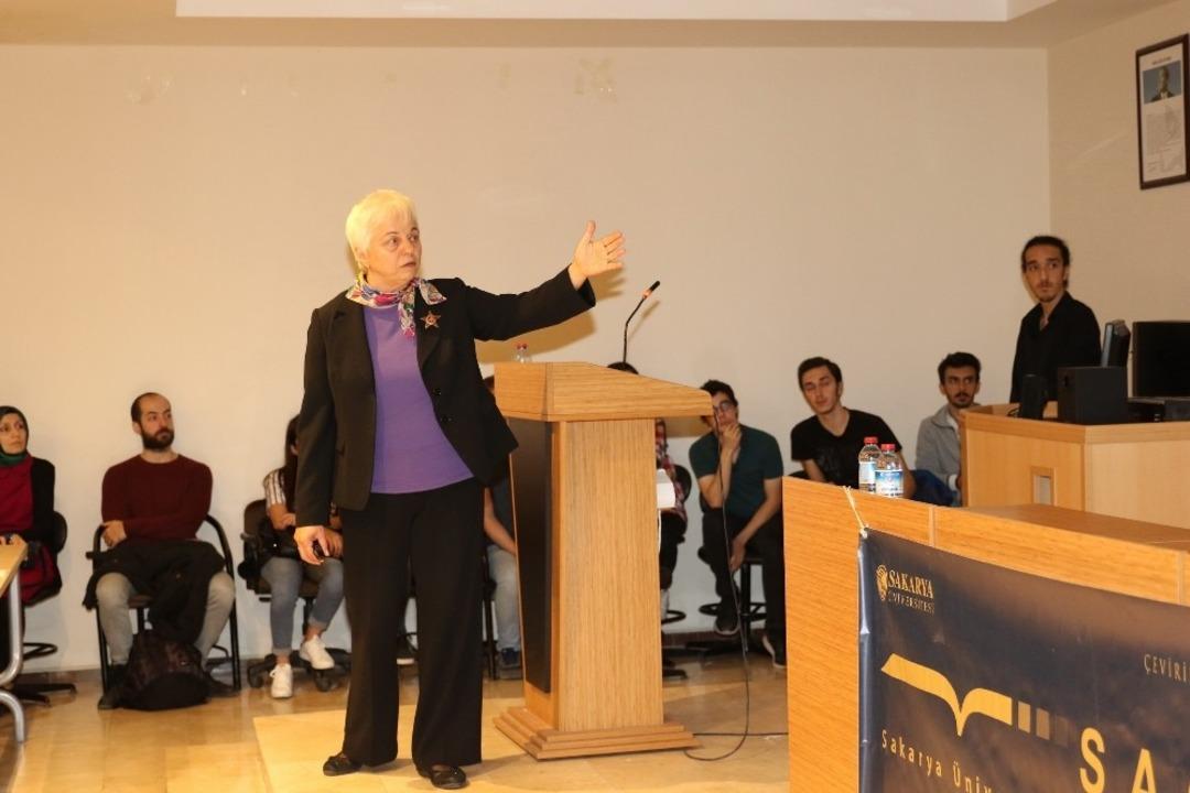 &Ccedil;eviri ve &ccedil;evirmenlikte k&uuml;lt&uuml;r&uuml;n rol&uuml; SA&Uuml;&rsquo;de konuşuldu