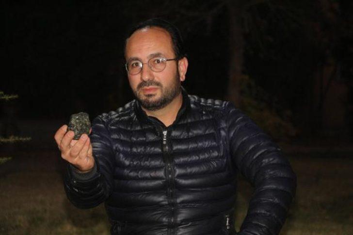 Tokat'ta parkta buldu, 'gök taşı' olduğunu iddia etti   G1