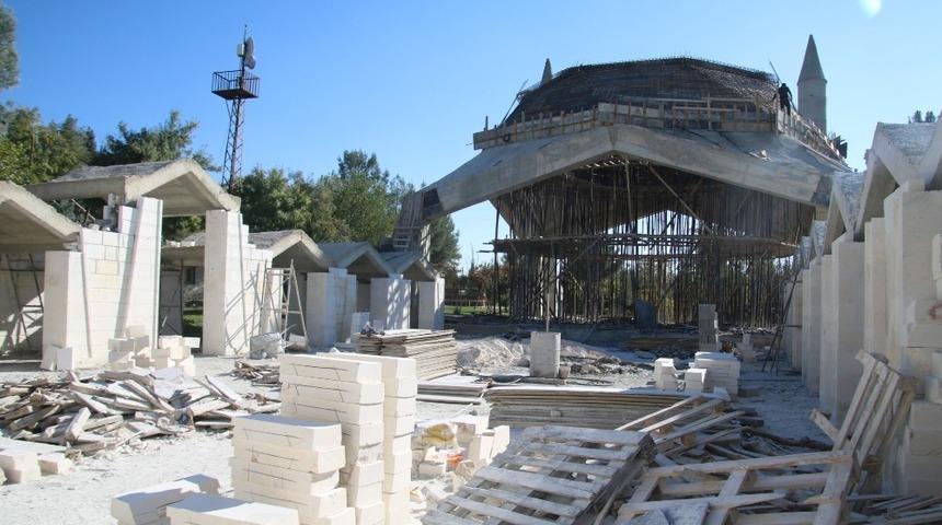 Hilvan&rsquo;da il&ccedil;e k&uuml;t&uuml;phanesi inşaatı s&uuml;r&uuml;yor