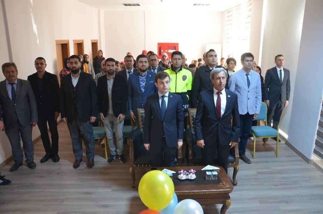 G&uuml;ny&uuml;z&uuml;&rsquo;nde imam hatip &ouml;ğrencilerinden Mevlid-i Nebi programı