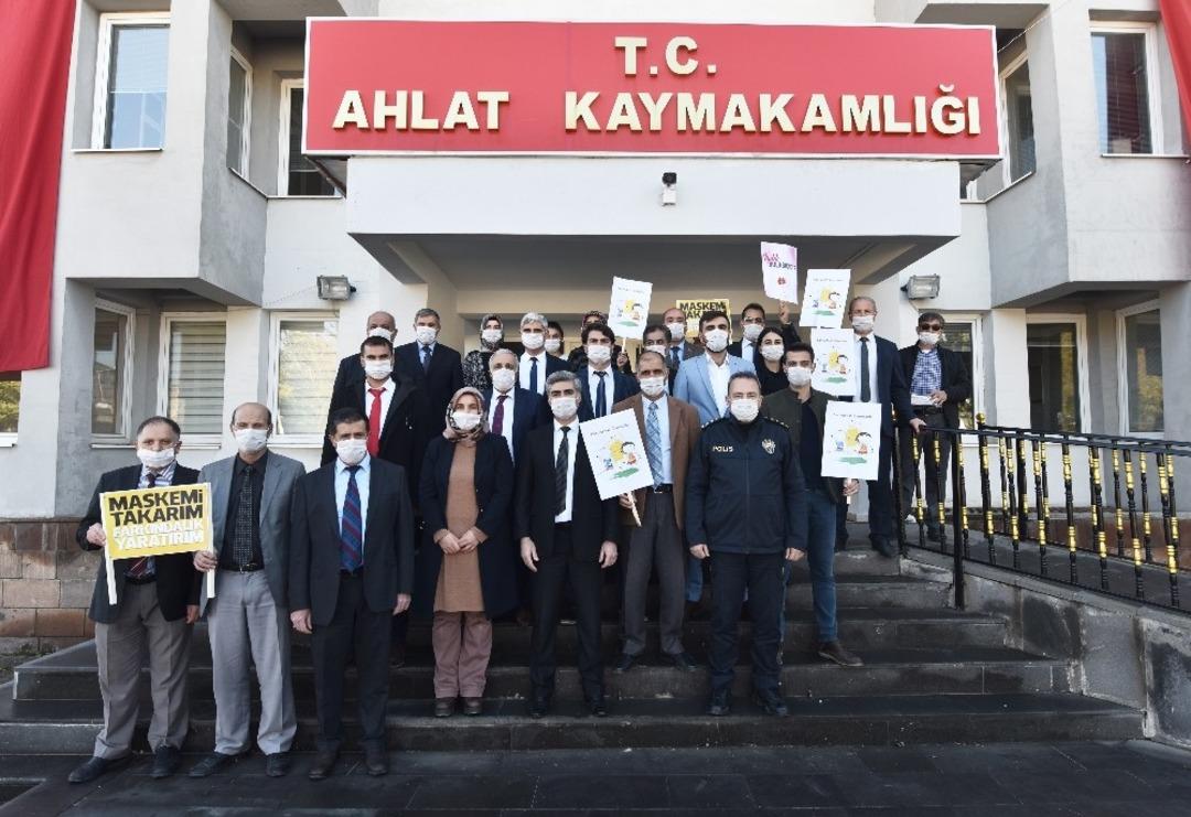 Maske takarak farkındalık oluşturdular