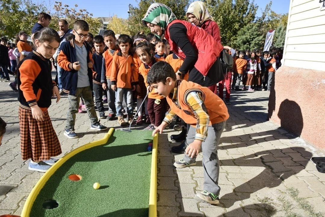 Elazığ&rsquo;da &rsquo;Merkezim Her Yerde&rsquo; projesi