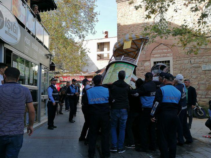 Kocaeli'de zabıta ile vatandaşlar arasında arbede G3