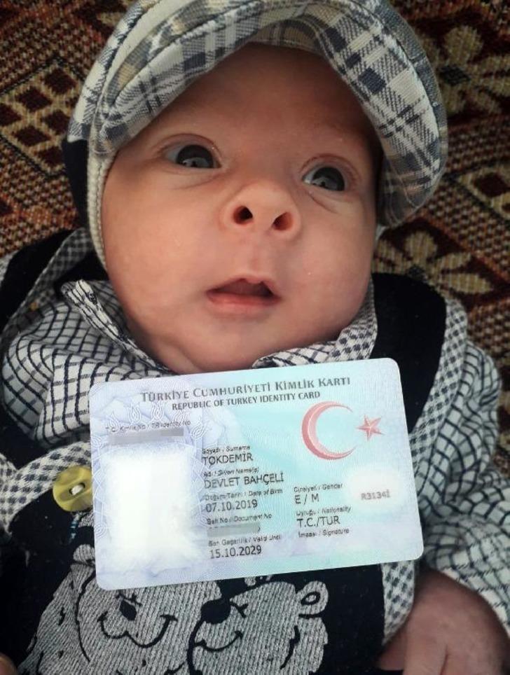 Bebeklerine 'Devlet Bahçeli' adını verdiler G2