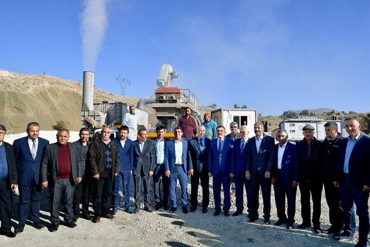 Hekimhan ilçesinde asfaltlama çalışmaları yapılıyor G2