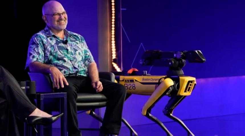 Robot &uuml;reticisi Boston Dynamics CEO&rsquo;su Raibert: Dengesini nasıl bulduğunu g&ouml;rmek i&ccedil;in bir yaşındaki kızımı ittim