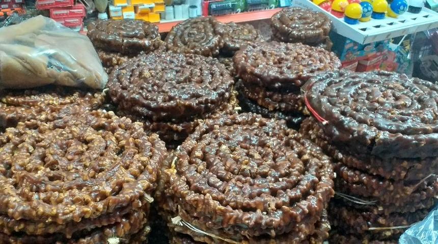 Kozluk&rsquo;ta cevizli sucuk tezgahlardaki yerini aldı