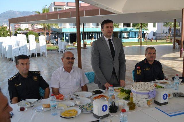 Bozyazı’da ’muz üretiminde yaşanan sorunlar ve çözümü’ toplantısı