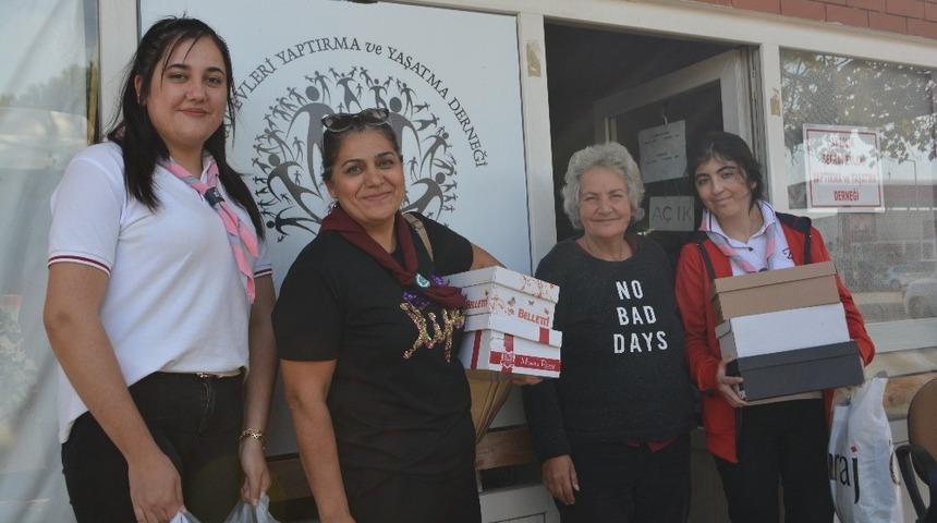 Z&uuml;beyde Hanım&rsquo;ın &ouml;ğrencilerinden ihtiya&ccedil; sahiplerine anlamlı yardım