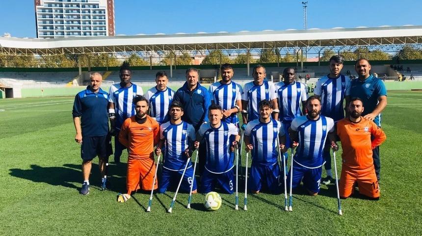 Şampiyon kendi evinde ilk ma&ccedil;ına &ccedil;ıkıyor