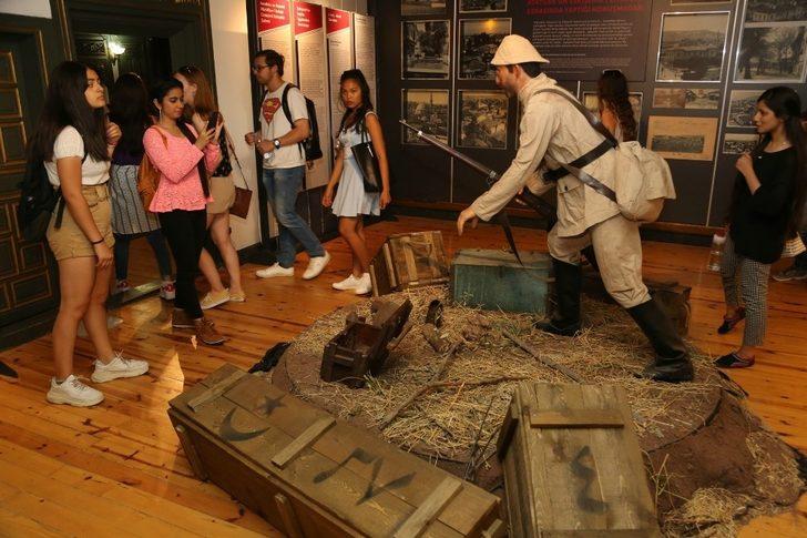 Öğrenci ve öğretmenler Atatürk ile Bir Gün Galerisi’ni ücretsiz ziyaret edebilecek G3