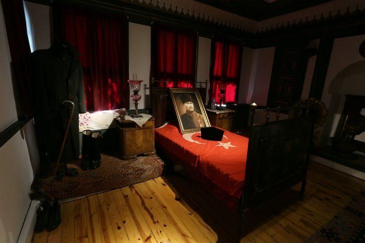 Öğrenci ve öğretmenler Atatürk ile Bir Gün Galerisi’ni ücretsiz ziyaret edebilecek G4