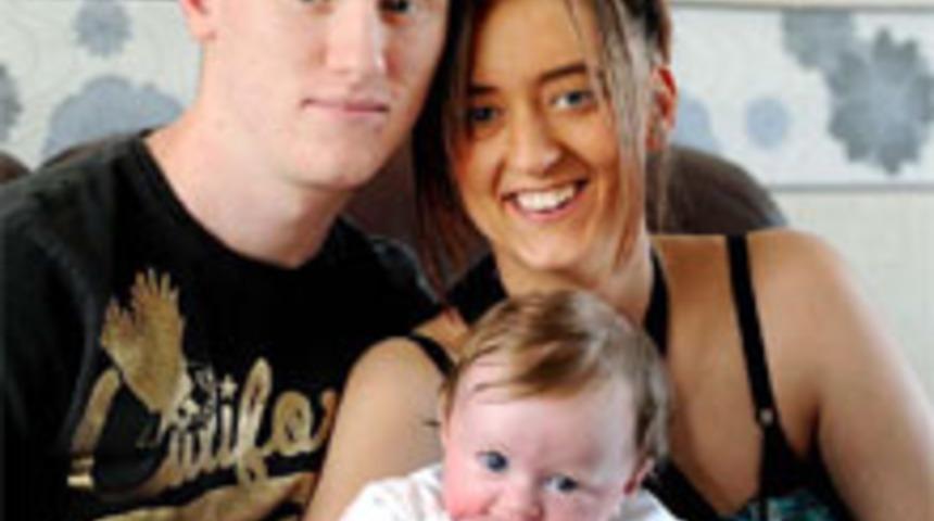 Komaya Girdi Bebeğini Unuttu