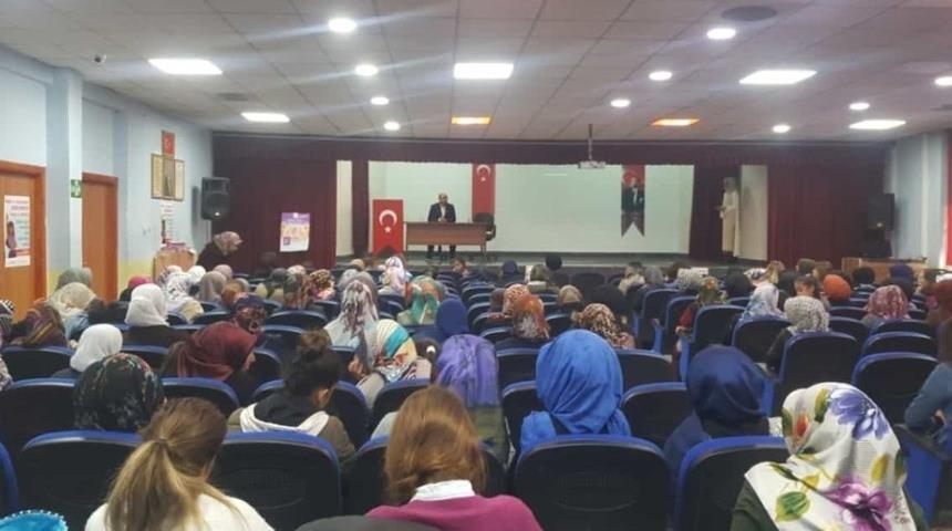 Van&rsquo;da meme kanseri konusunda bilin&ccedil;lendirme eğitimi