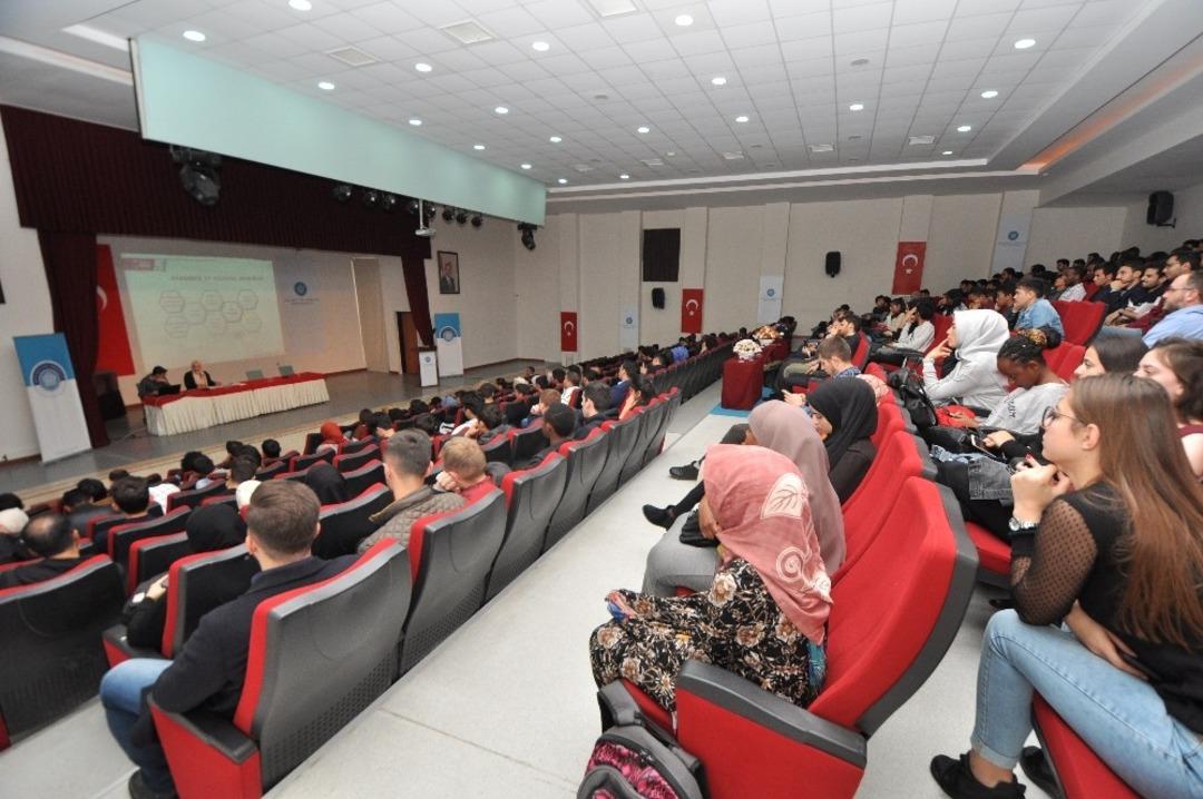 NE&Uuml;&rsquo;de uluslararası &ouml;ğrencilerle tanışma toplantısı ger&ccedil;ekleşti