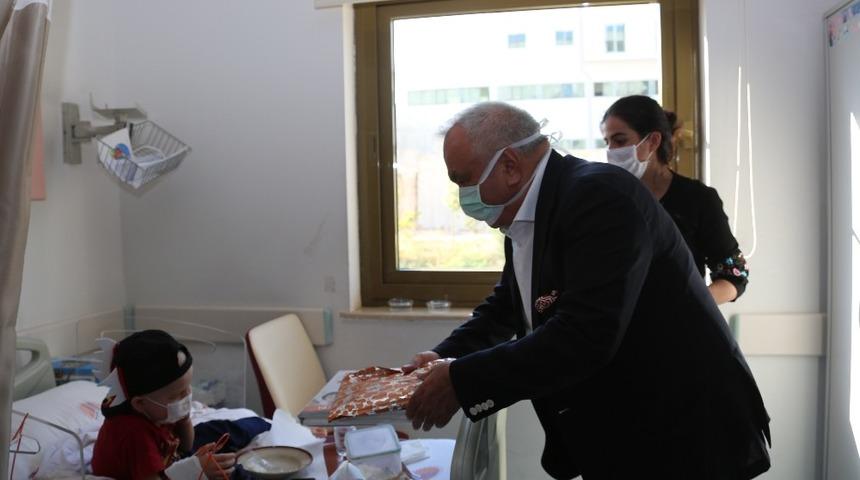 Tollu&rsquo;dan l&ouml;semi hastası &ccedil;ocuklara moral