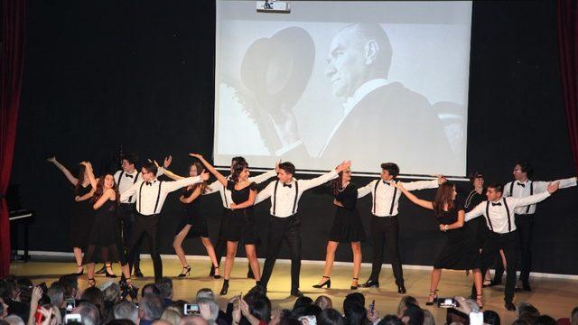 Uğurlu öğrenciler Cumhuriyet Balosu ile Atatürk’ü andı