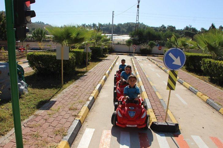 Miniklere uygulamalı trafik eğitimi G3