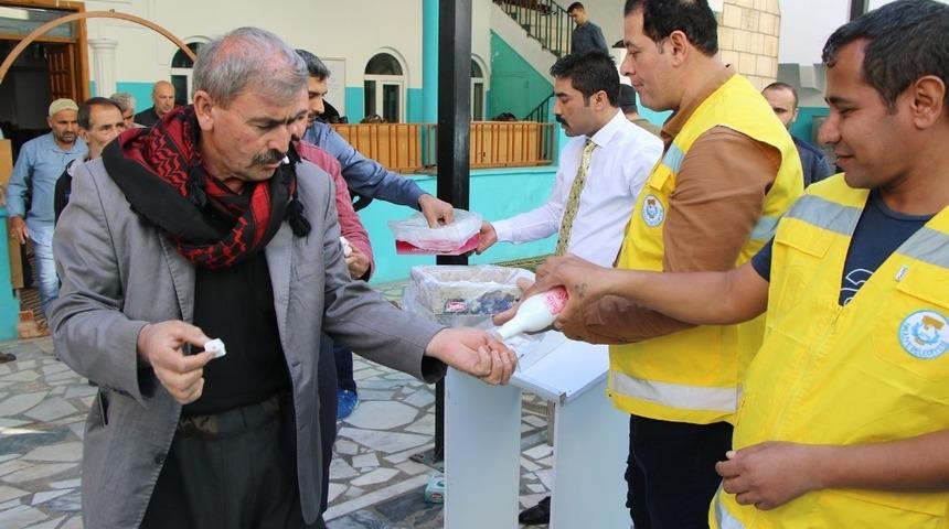 Haliliye Belediyesinden g&uuml;lsuyu ve lokum ikramı